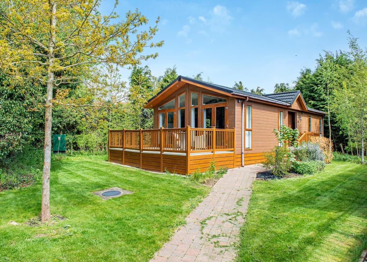 Canterbury Reach Lodge Retreat Petham Exterior photo