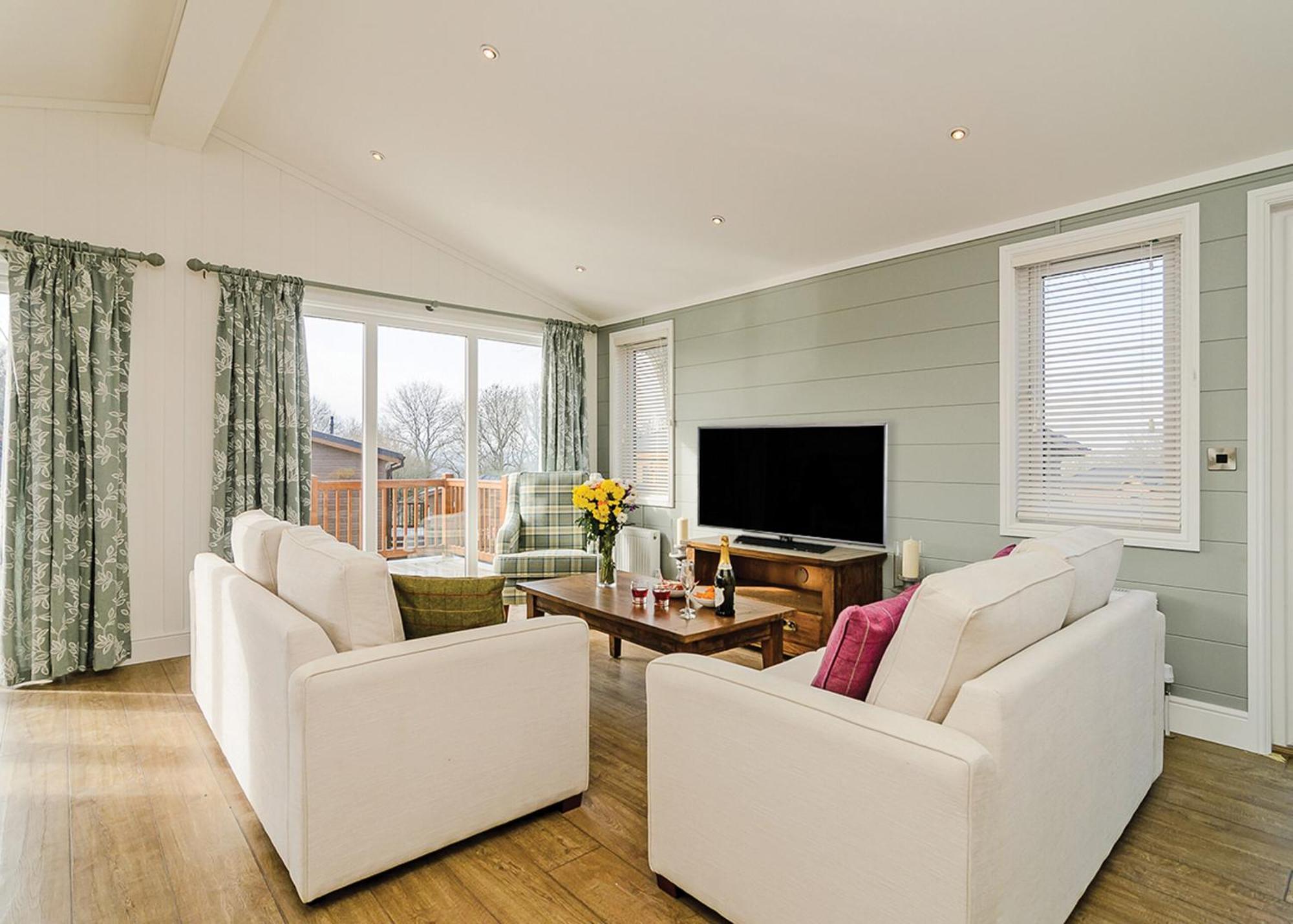 Canterbury Reach Lodge Retreat Petham Room photo