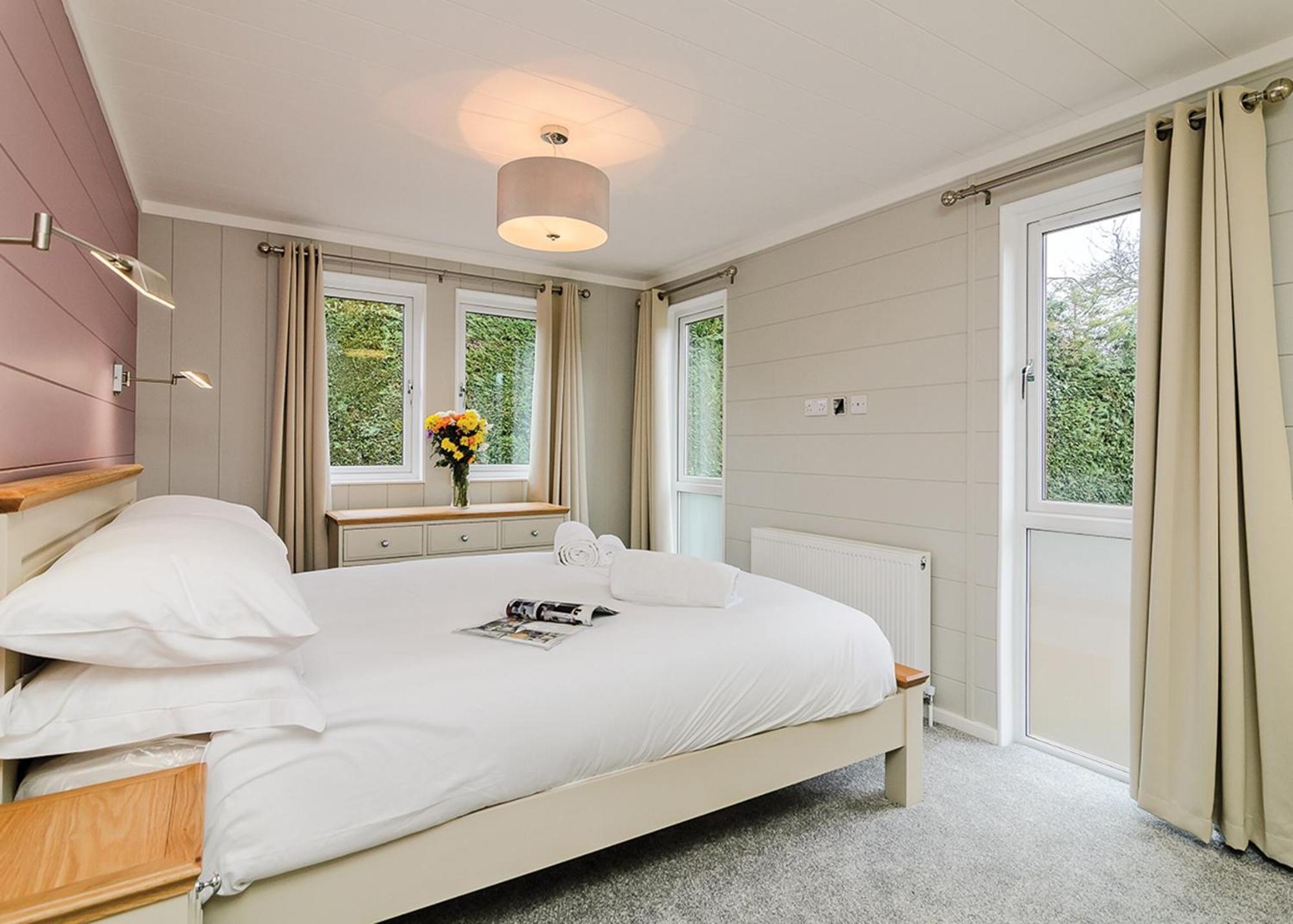 Canterbury Reach Lodge Retreat Petham Room photo
